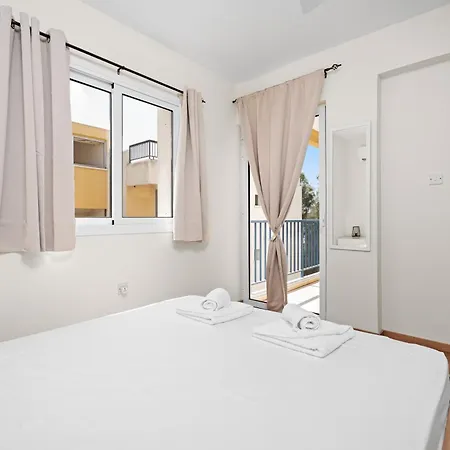 Mezzarina Retreat - Stylish 2br In Ayia Napa